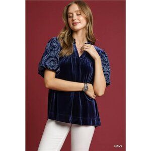 ✨NWT Umgee Full Size Velvet Embroidered Sleeve Blouse Plus Size